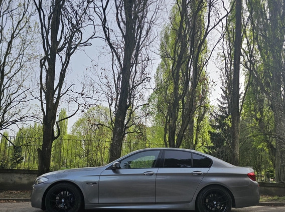 BMW Seria 5 cena 69900 przebieg: 177000, rok produkcji 2011 z Tuszyn małe 172